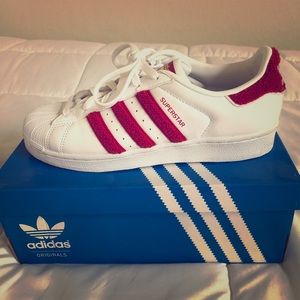Adidas Women Superstar footwear